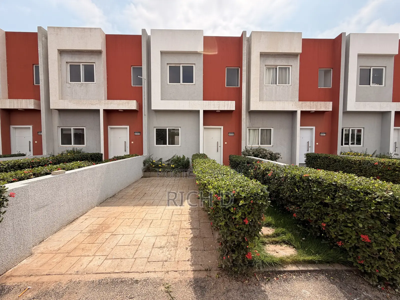 2bdrm Townhouse / Terrace in The Greens Estate, Community 25 for rent in Community 25