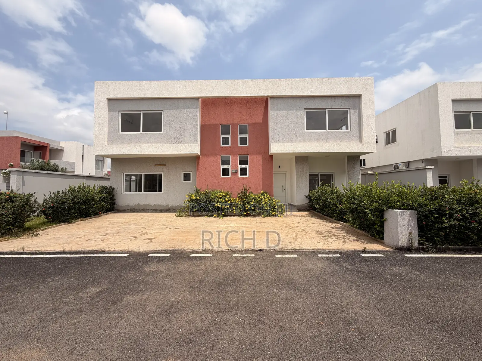 5bdrm House in The Greens Estate, Community 25 for rent in Community 25