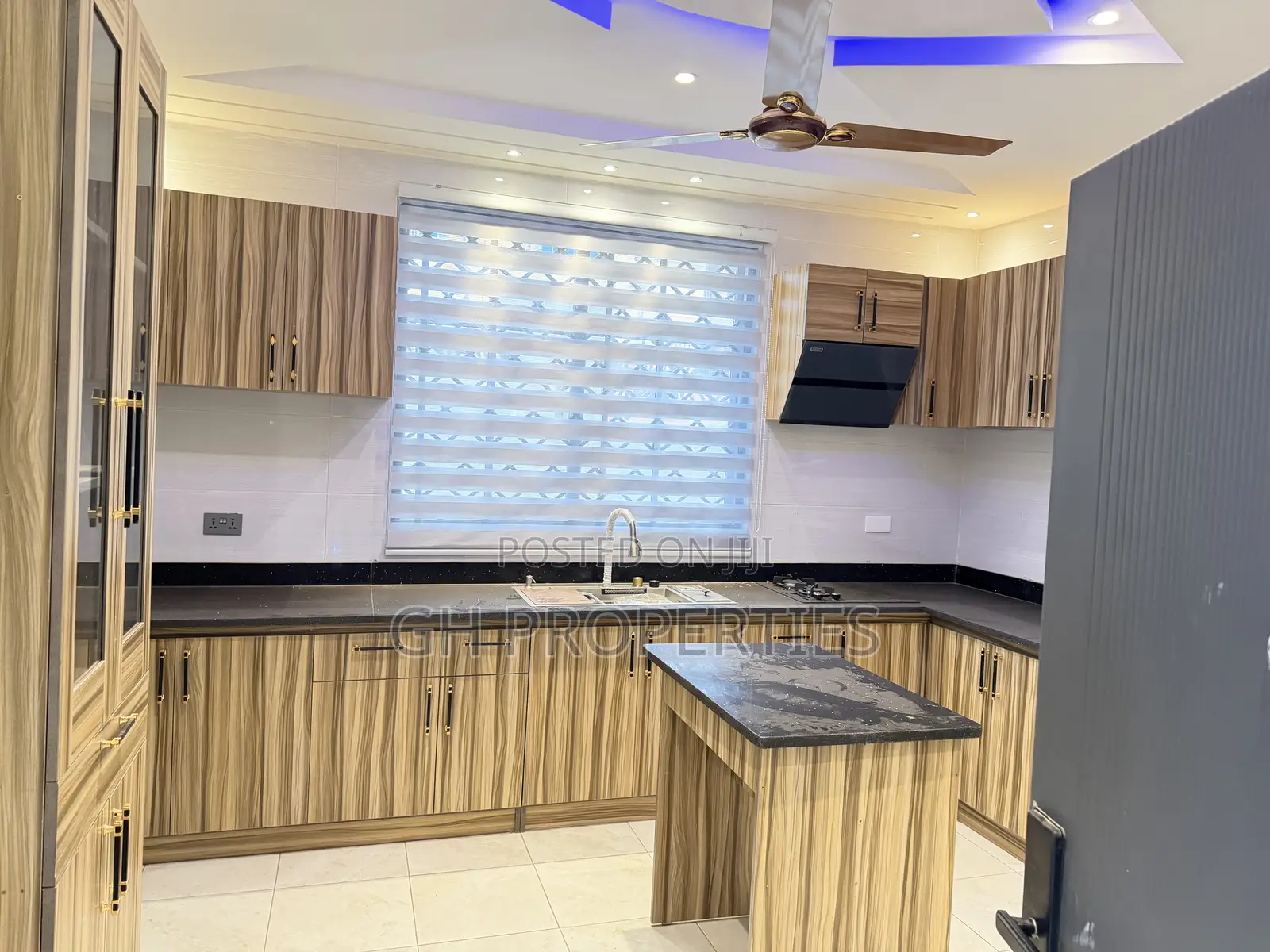 7bdrm Mansion in Atasemanso., Kumasi Metropolitan for sale in Kumasi Metropolitan