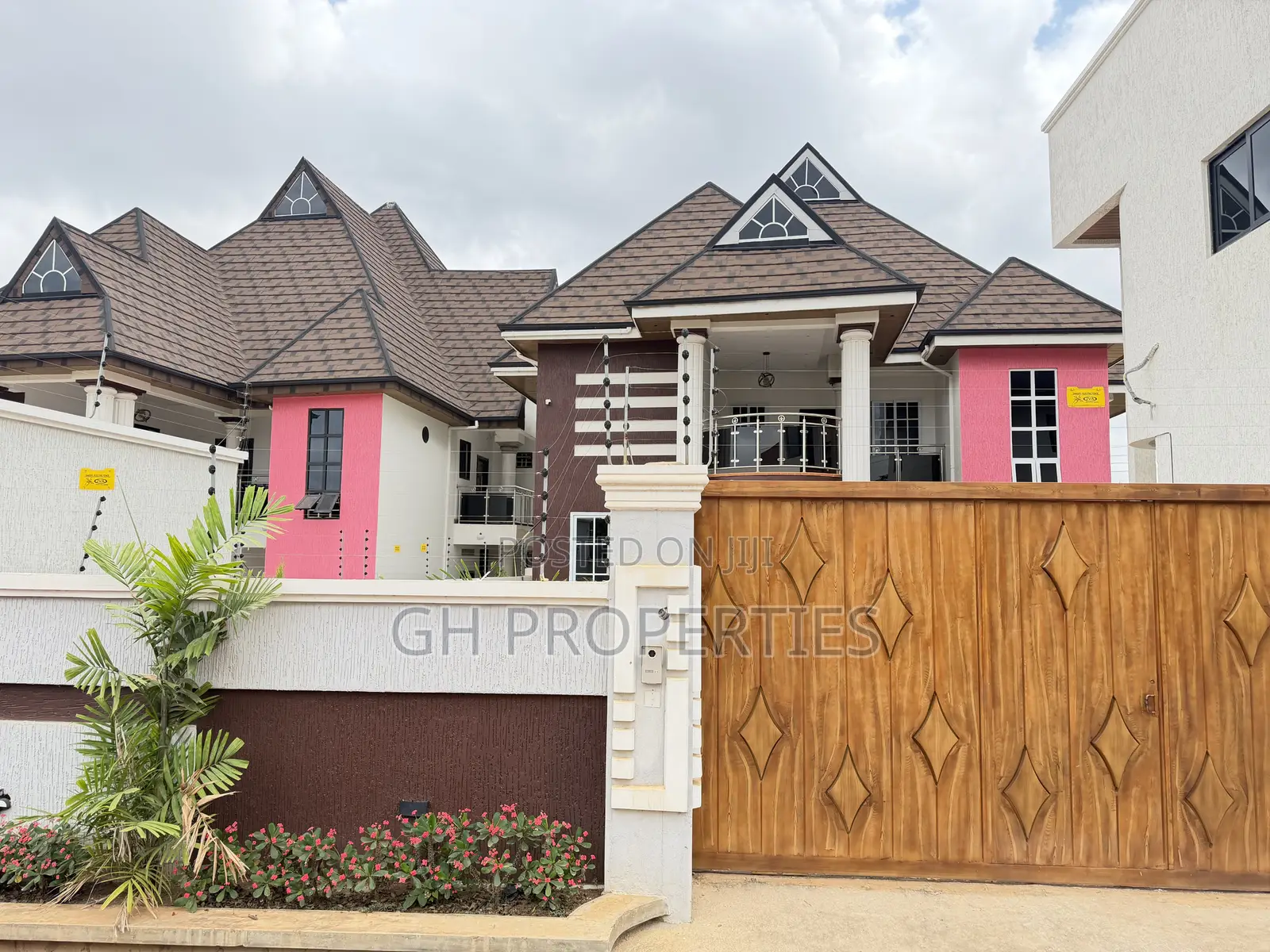 7bdrm Mansion in Atasemanso., Kumasi Metropolitan for sale in Kumasi Metropolitan