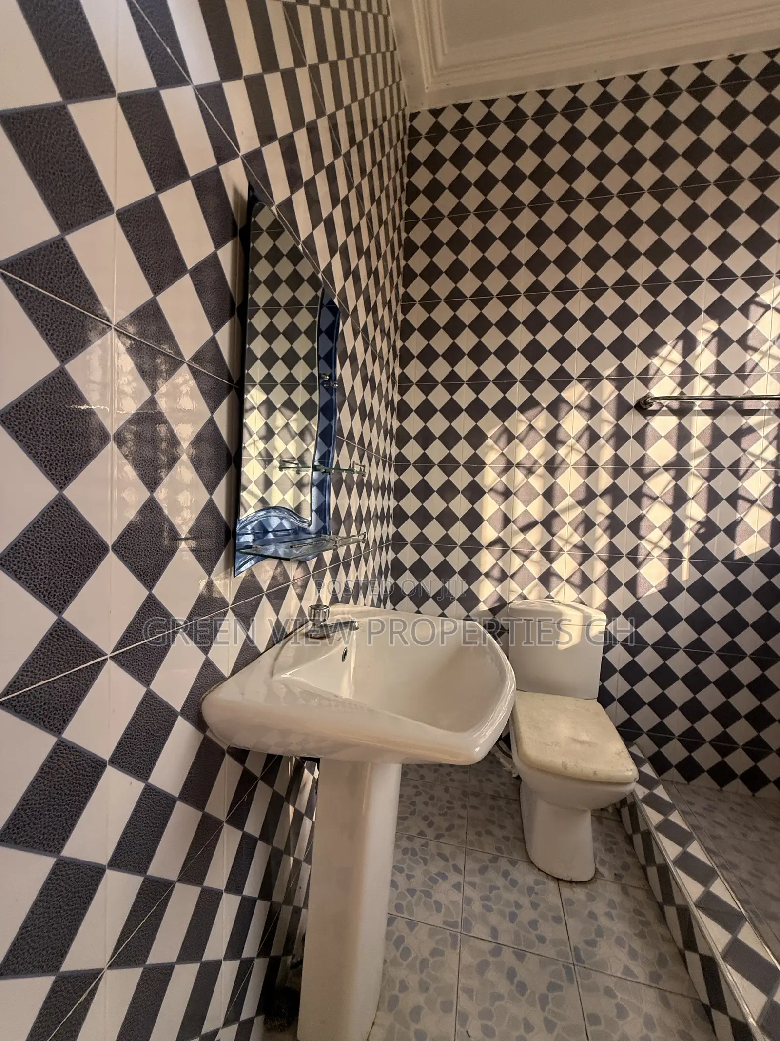 2bdrm Apartment in West Hills Mall Area for rent in West Hills Mall Area