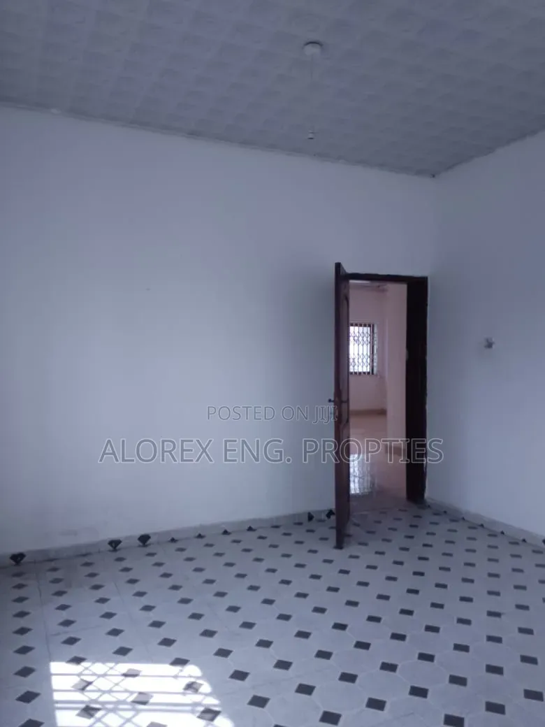 2bdrm Apartment in Adenta, Commandos for rent in Commandos