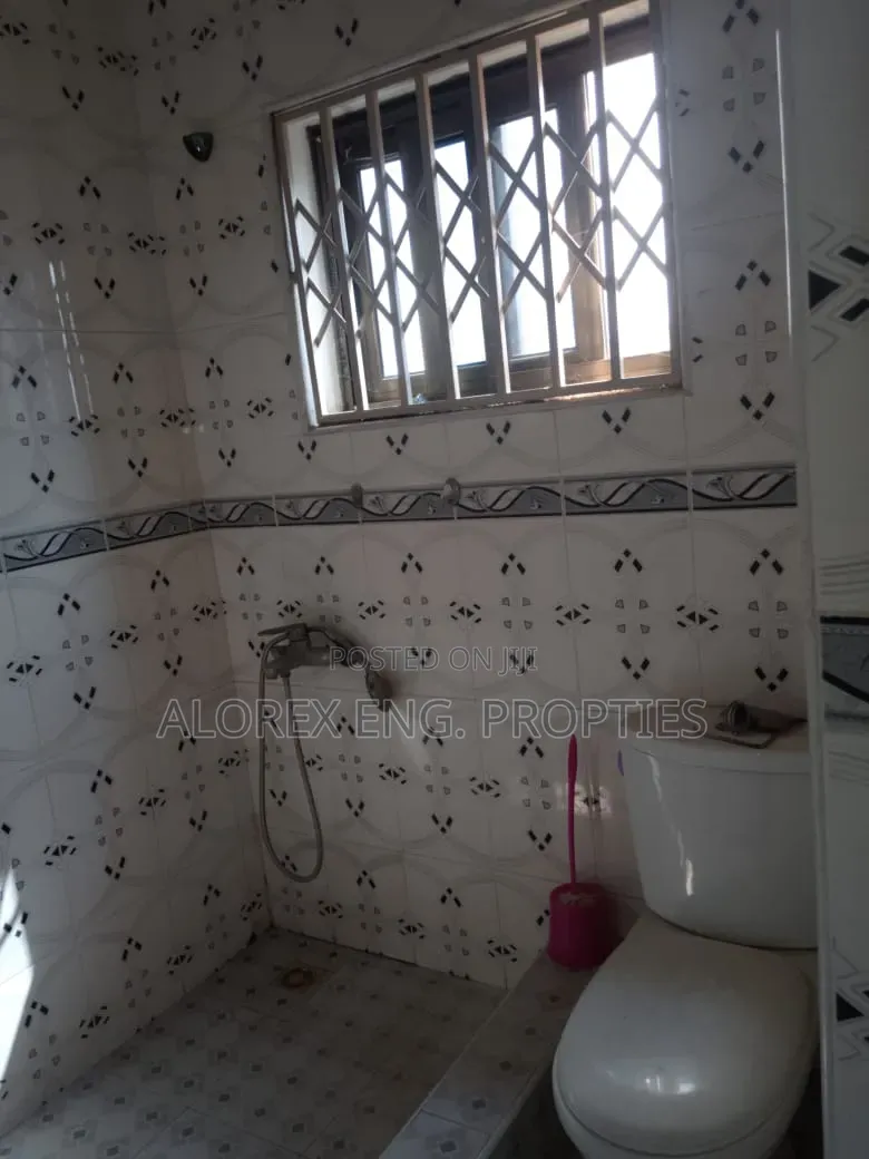 2bdrm Apartment in Adenta, Commandos for rent in Commandos
