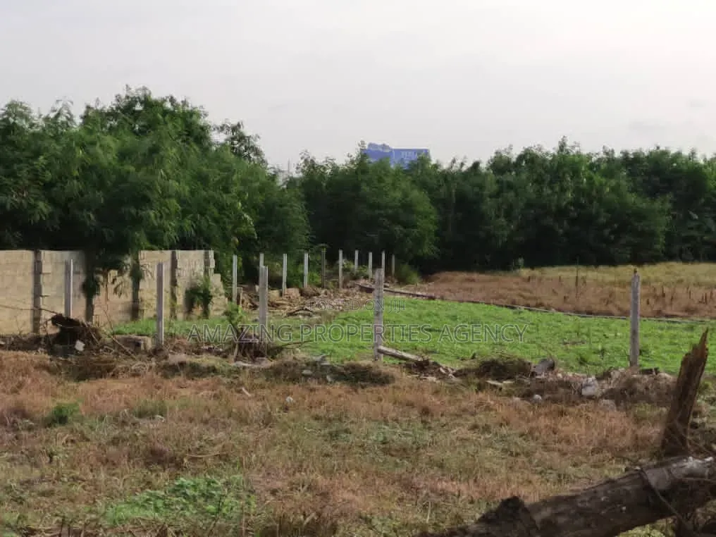 30 Acres of Land Available on the Accra to Tema Motorway Highway in Sakumono