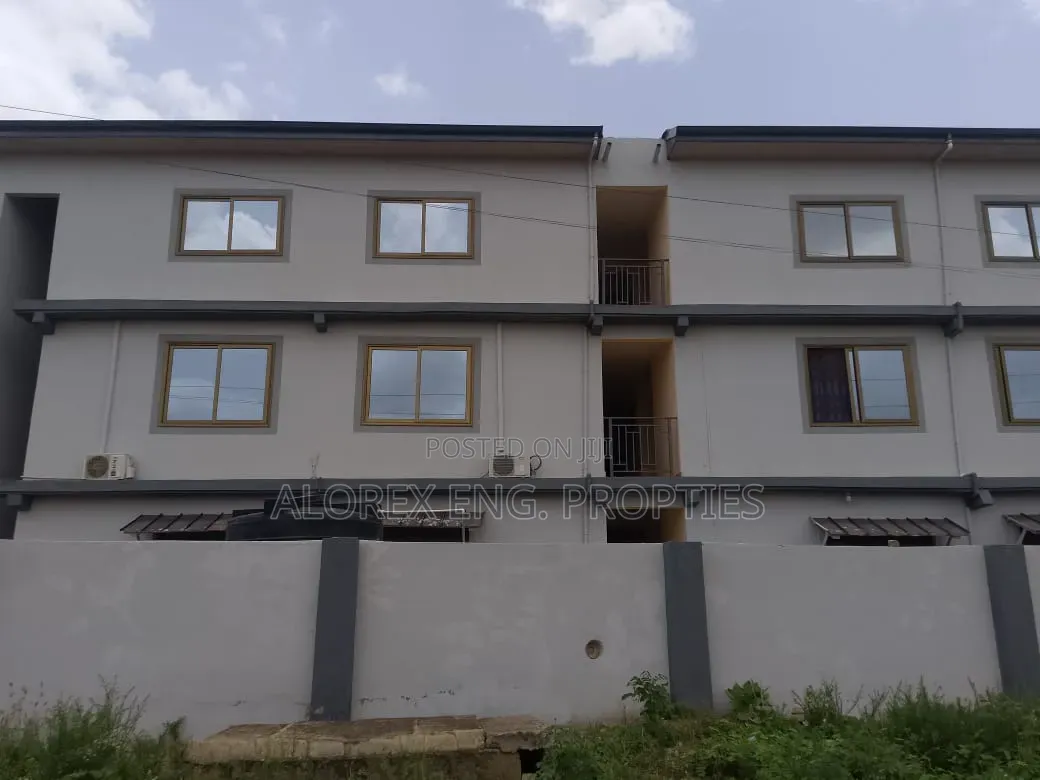 2bdrm Apartment in Adenta, Commandos for rent in Commandos