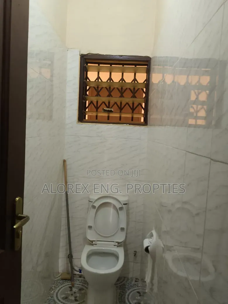 2bdrm Apartment in Adenta, Commandos for rent in Commandos