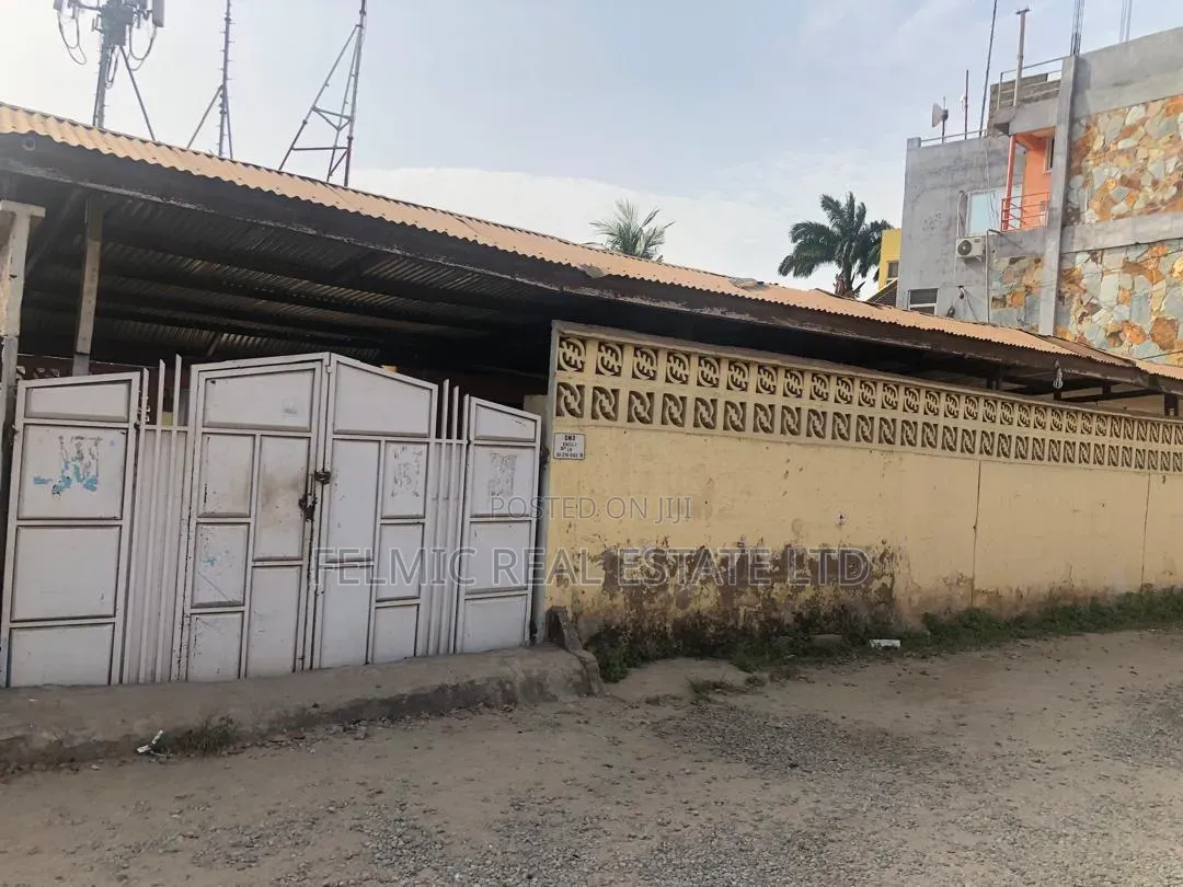 4bdrm House in Felmic Real Estate for sale in Awudome Estate