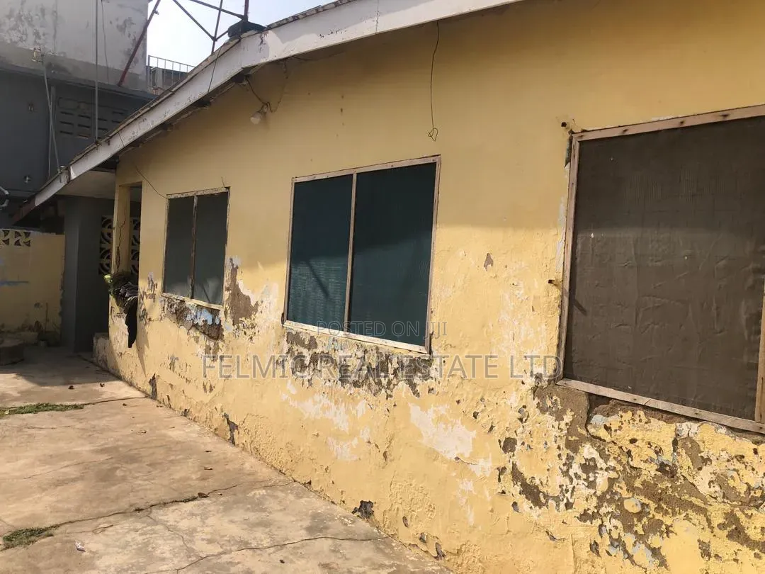 4bdrm House in Felmic Real Estate for sale in Awudome Estate