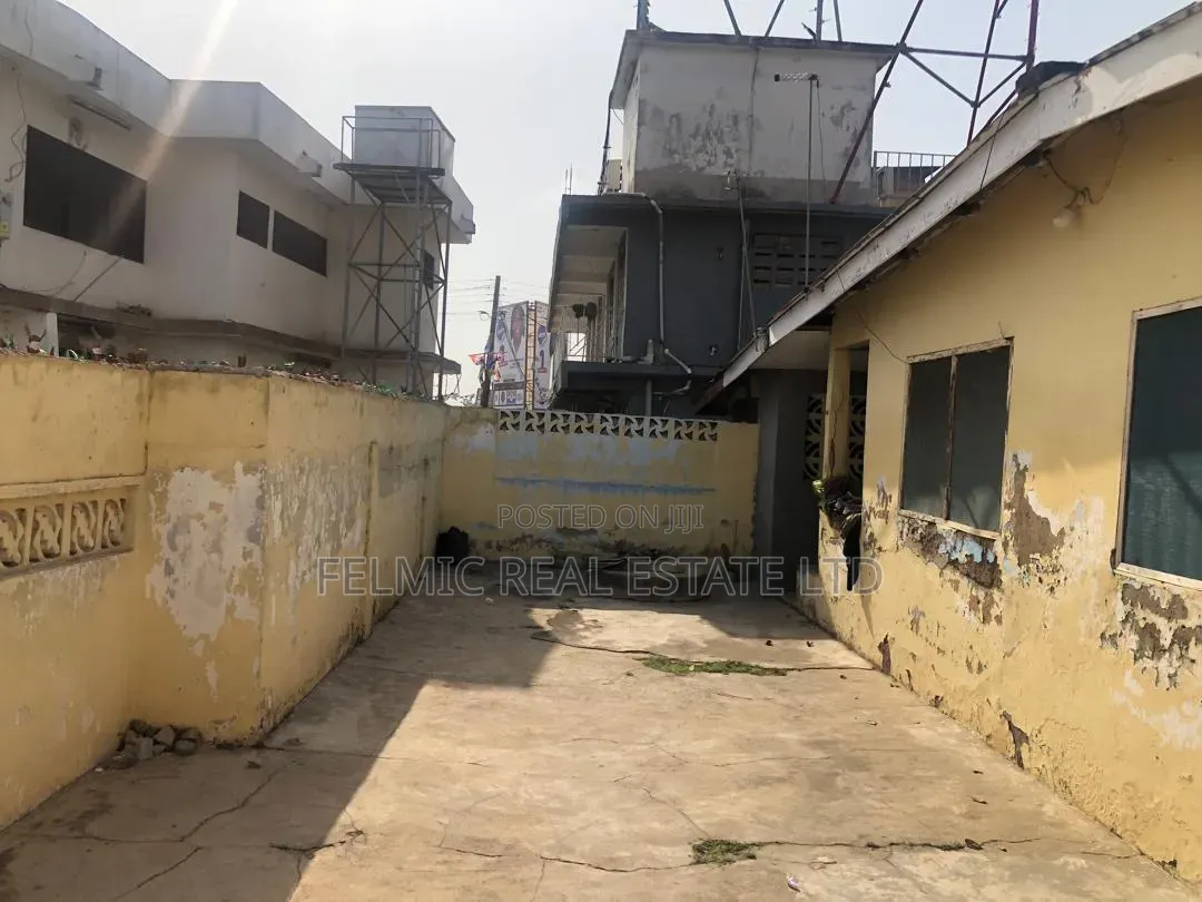 4bdrm House in Felmic Real Estate for sale in Awudome Estate