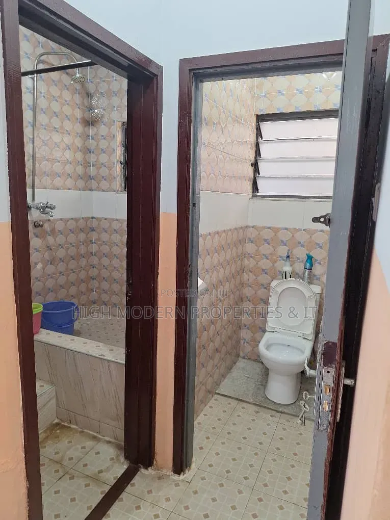 3bdrm Apartment in Teshie Century Road, GREDA Estate for rent in GREDA Estate