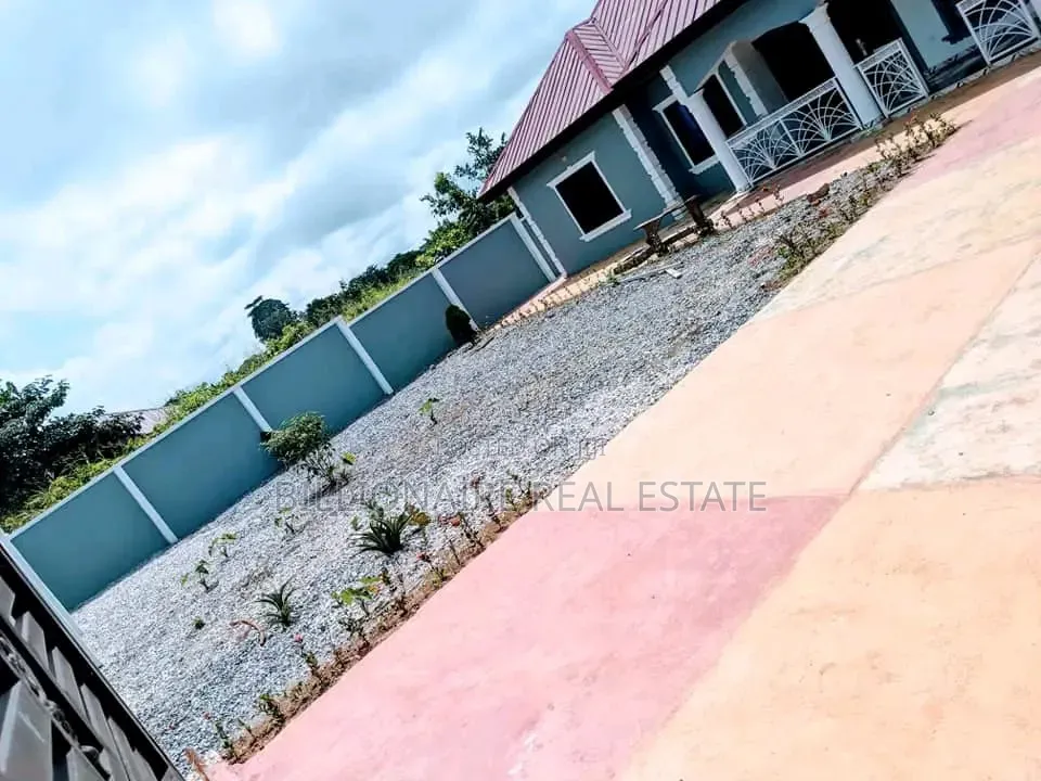 3bdrm House in Tech Apiadu Donyina, Kumasi Metropolitan for sale in Kumasi Metropolitan