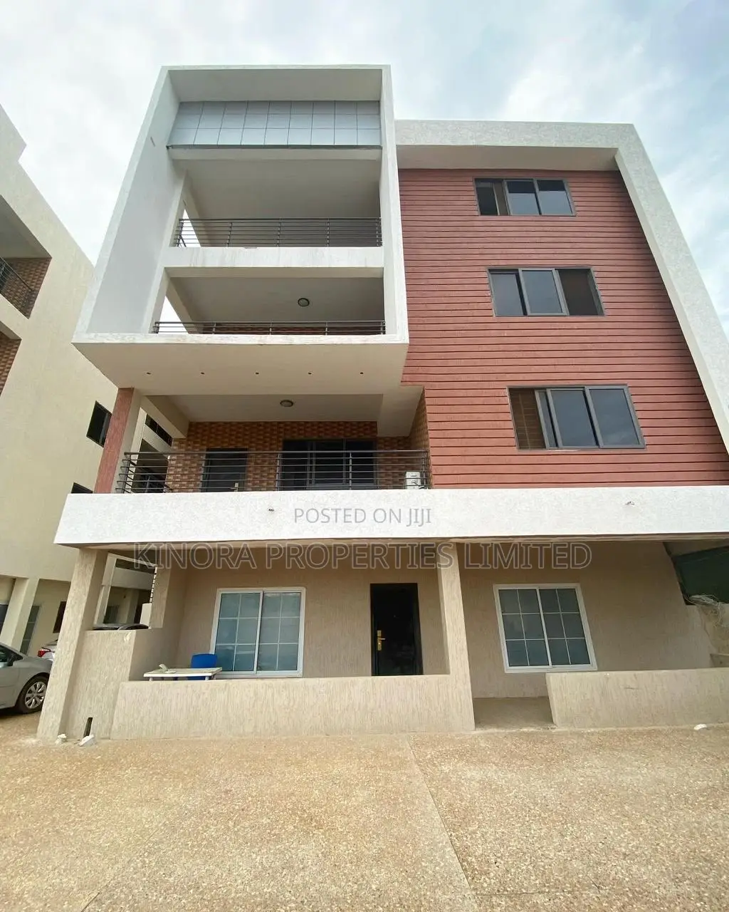 2bdrm Apartment in Adenta Rowi for sale in Adenta