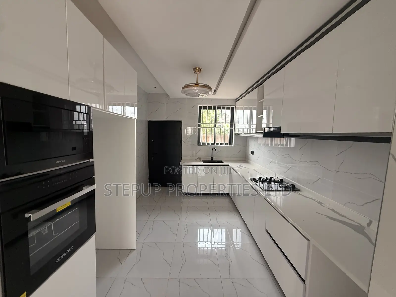 2bdrm Apartment in Adenta, Amrahia for rent in Amrahia