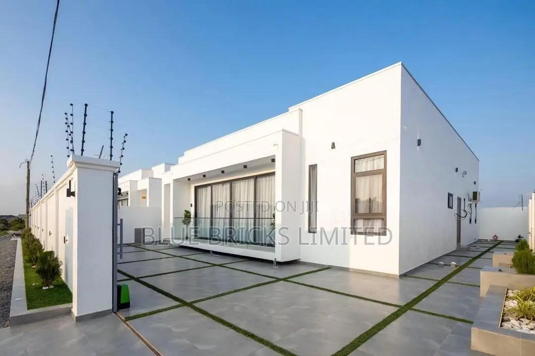 Furnished 3bdrm House in School Junction for sale in School Junction