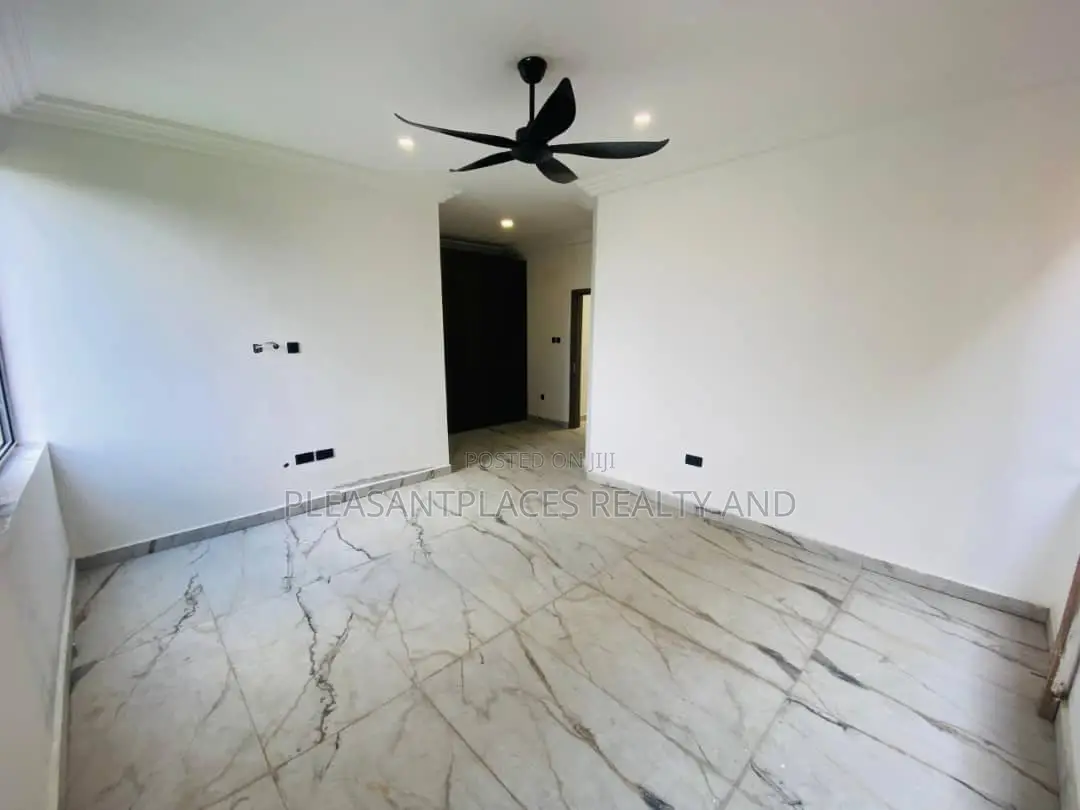 2bdrm Apartment in Pleasantplaces And, Abelemkpe for rent in Abelemkpe