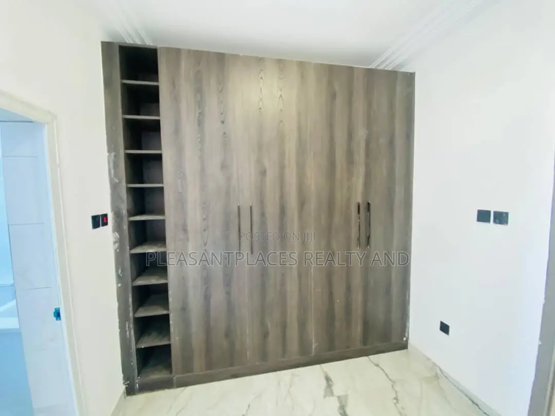 2bdrm Apartment in Pleasantplaces And, Abelemkpe for rent in Abelemkpe