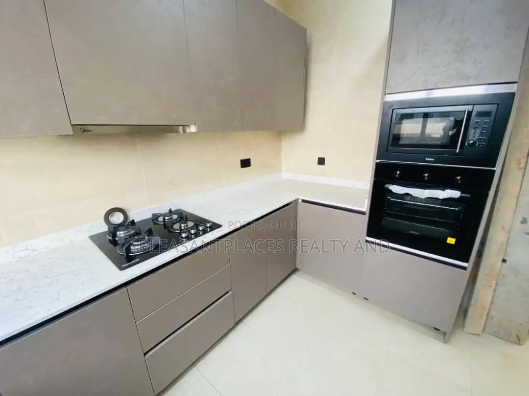 2bdrm Apartment in Pleasantplaces And, Abelemkpe for rent in Abelemkpe