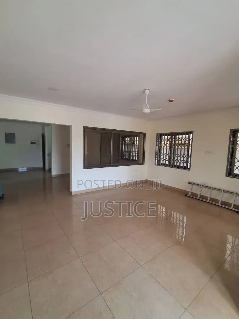 3bdrm House in West Legon, Police Station for rent in Police Station