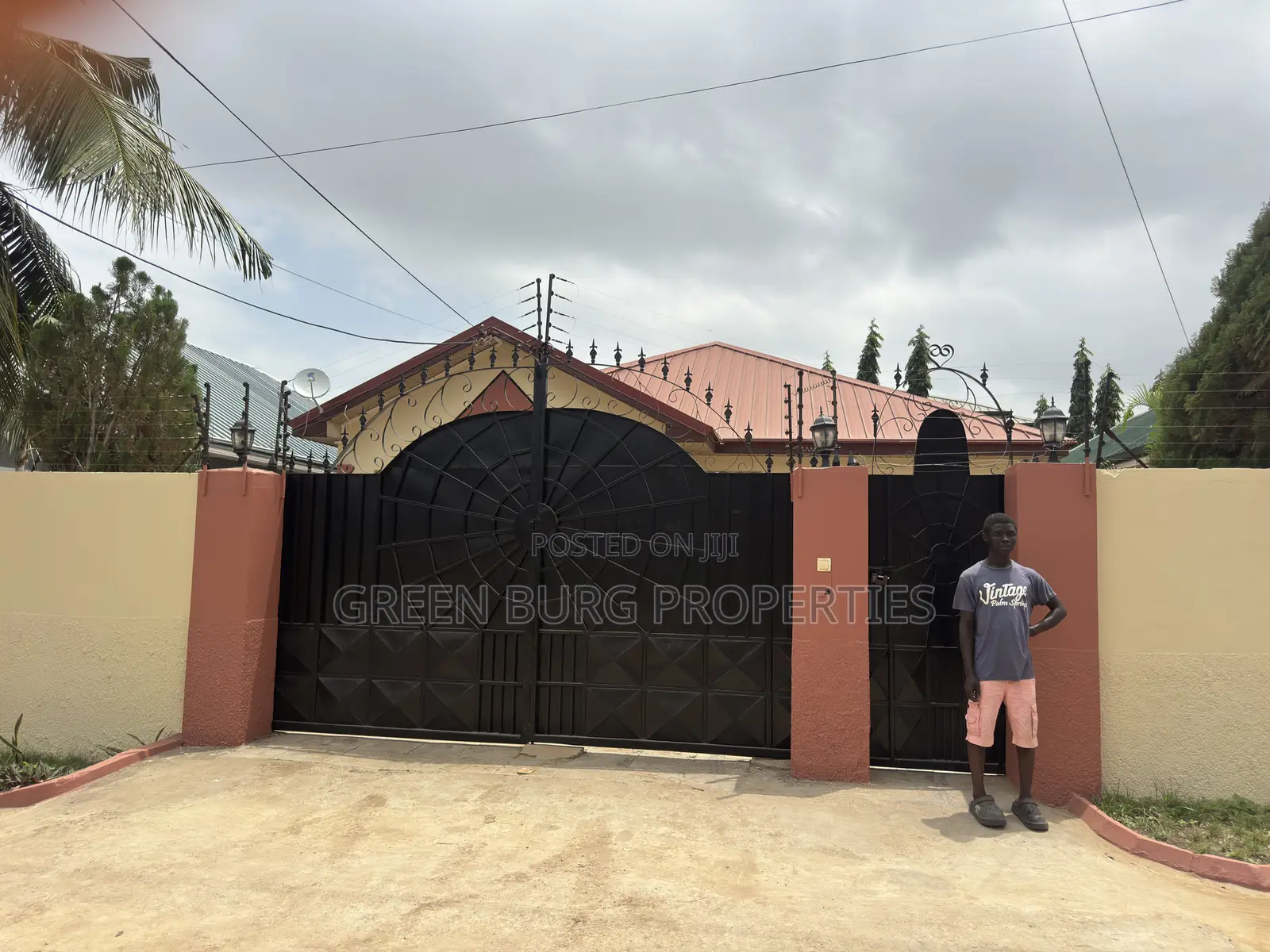 3bdrm House in Green, East Legon for rent in East Legon