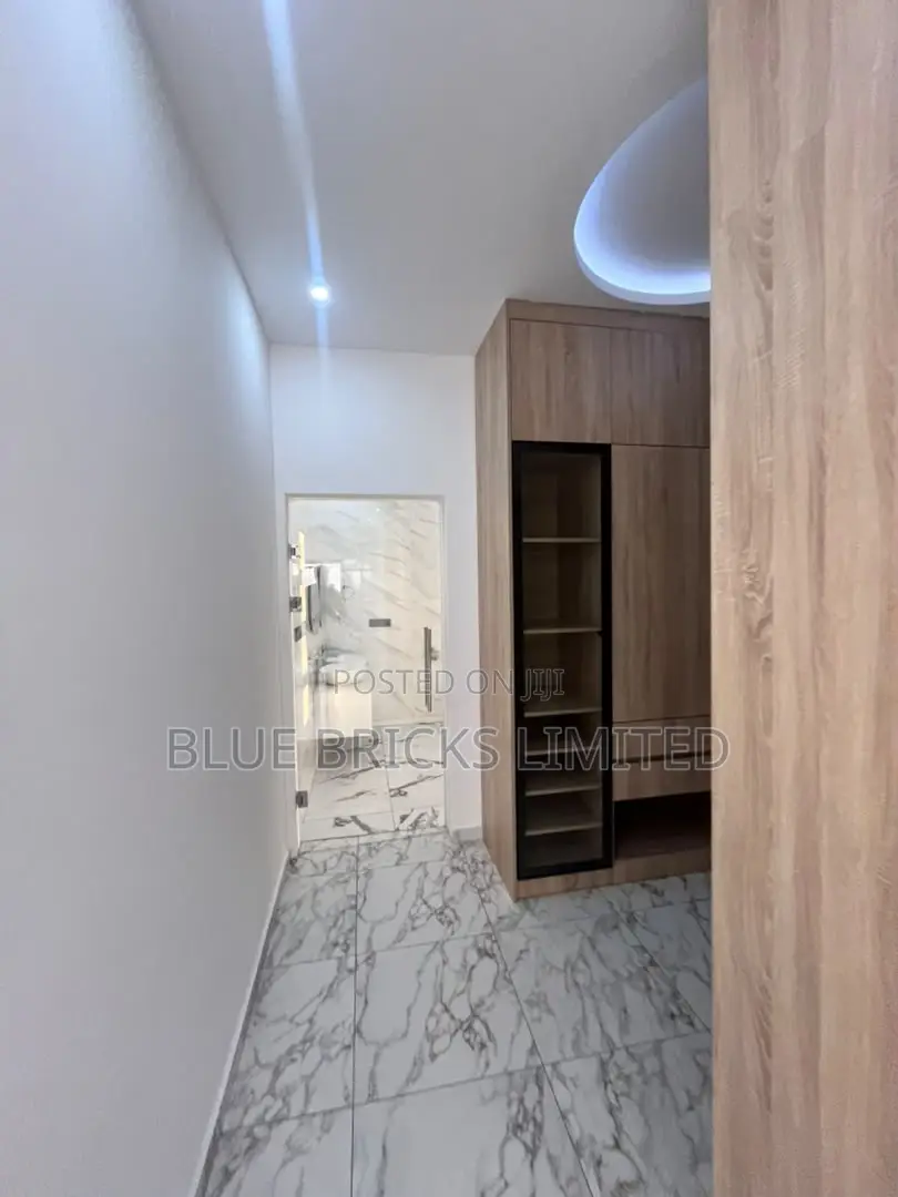 4bdrm House in Ashaley Botwe, School Junction for rent in School Junction