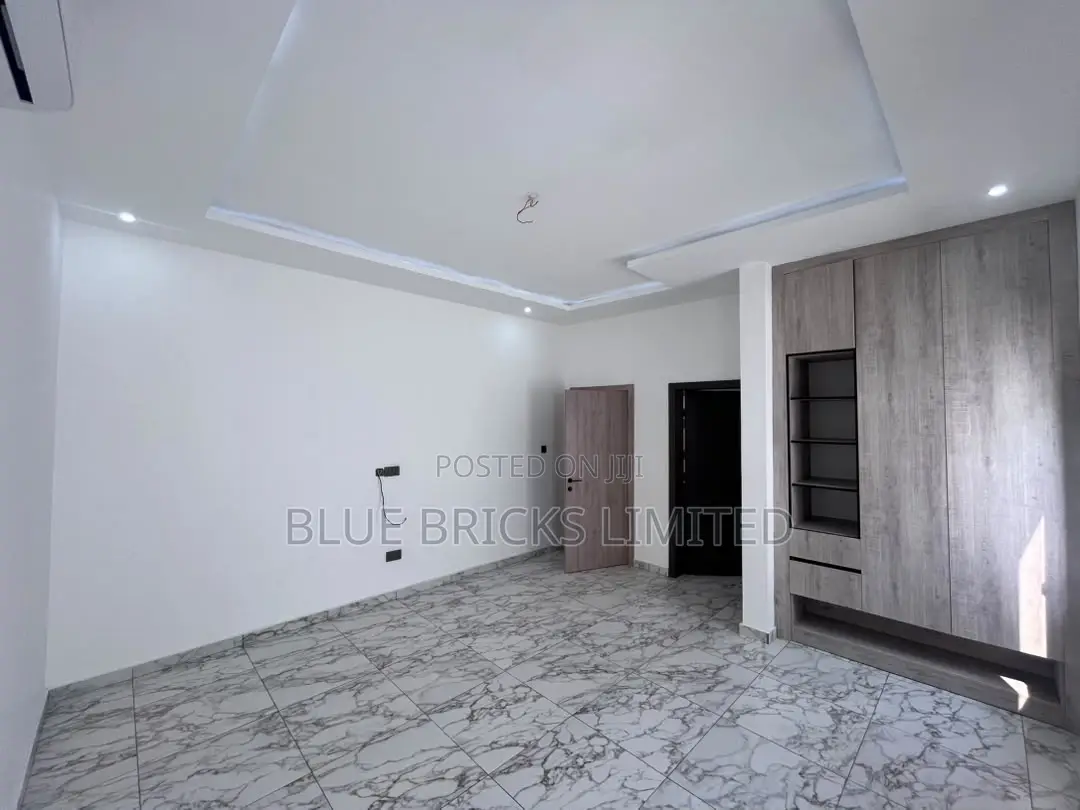 4bdrm House in Ashaley Botwe, School Junction for rent in School Junction