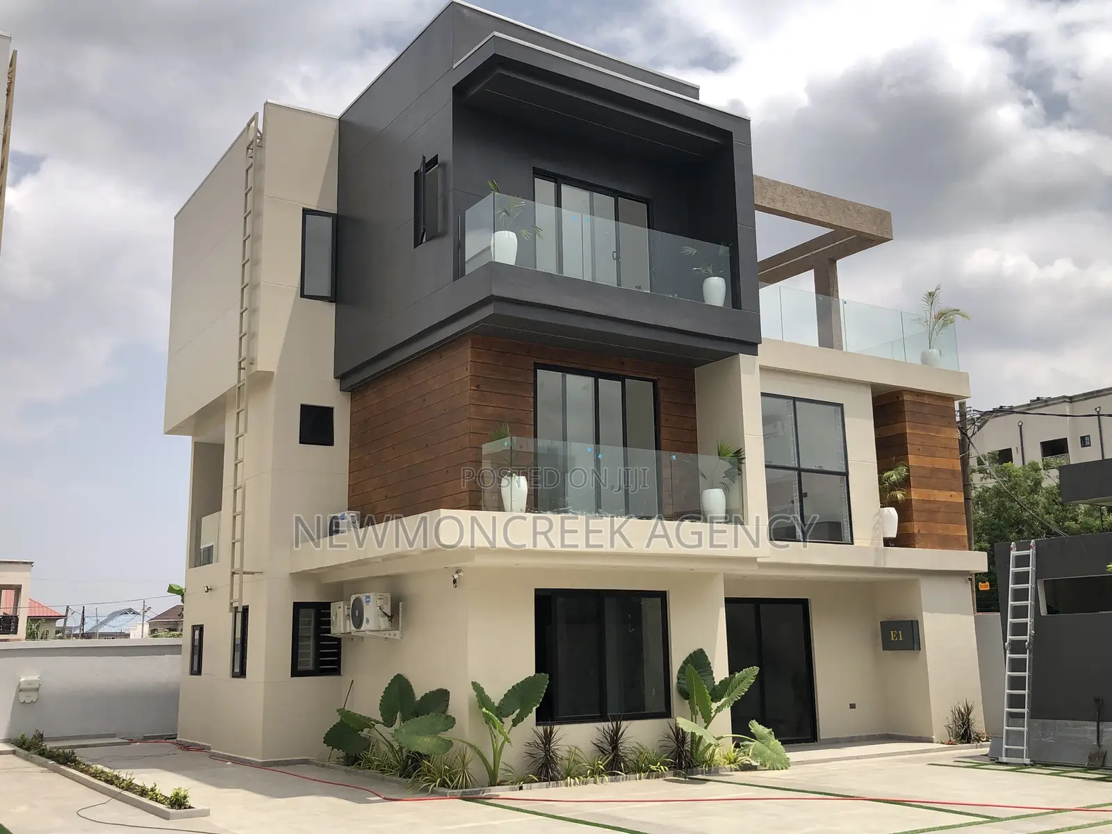 5bdrm Duplex in East Legon Hills, Accra Metropolitan for sale in Accra Metropolitan