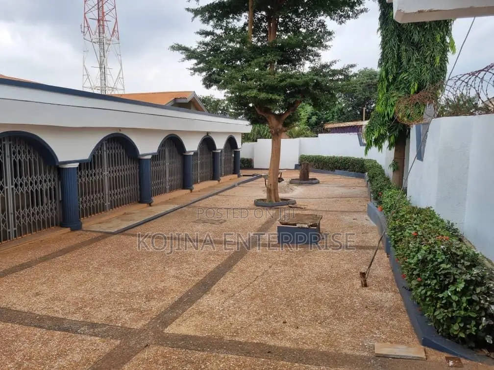 5bdrm House in Ahenema Kokoben, Kumasi Metropolitan for rent in Kumasi Metropolitan