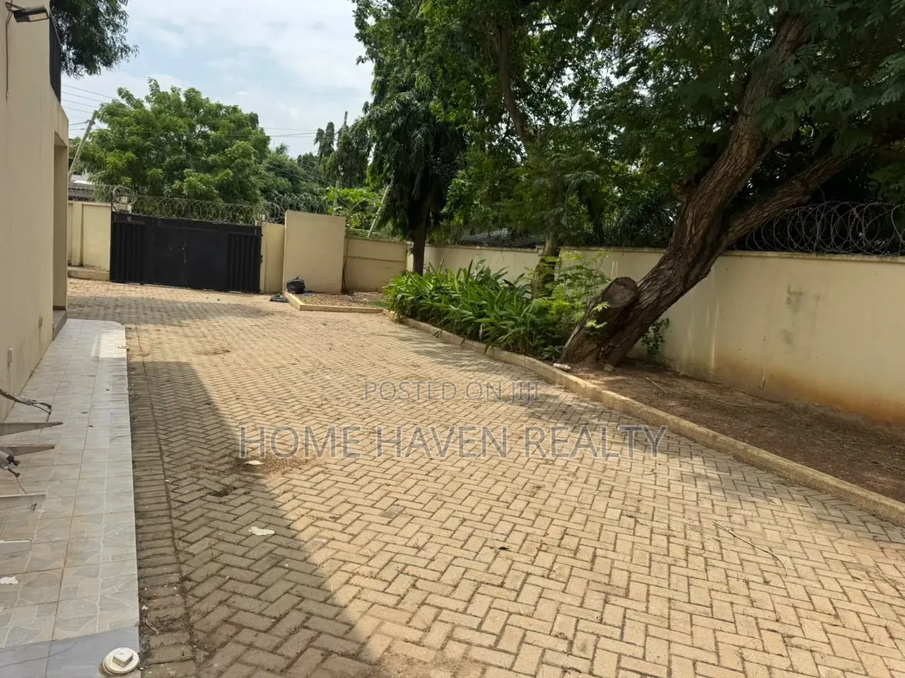 4bdrm House in Cantonment, Prisons for rent in Prisons
