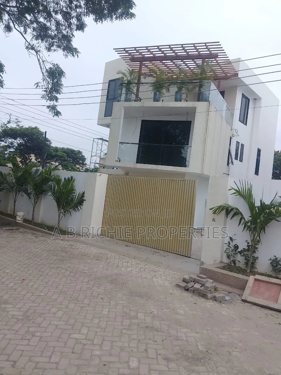 4bdrm Penthouse in Ab Richie Properties, Coffee Shop Area for sale in Coffee Shop Area