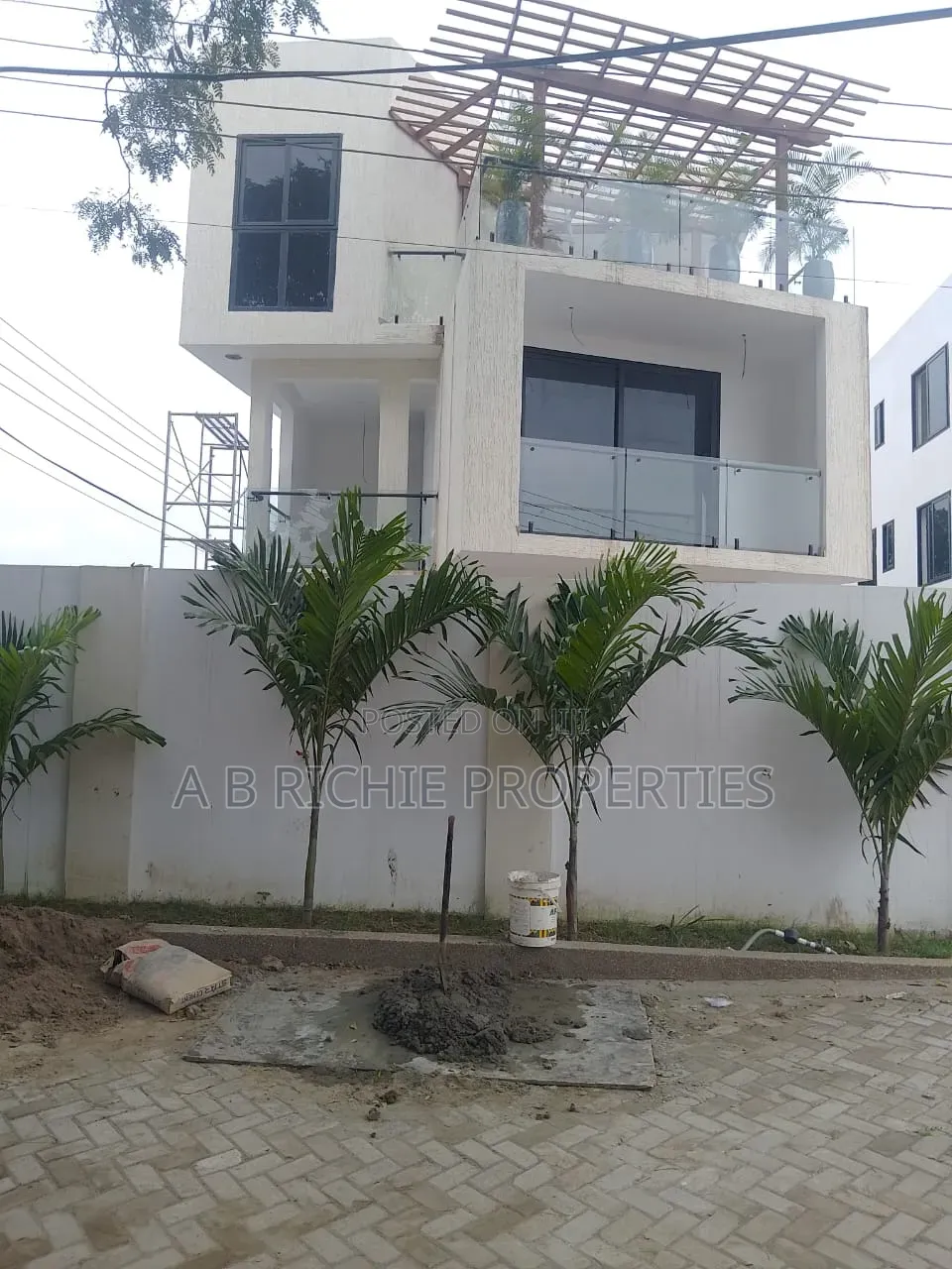 4bdrm Penthouse in Ab Richie Properties, Coffee Shop Area for sale in Coffee Shop Area