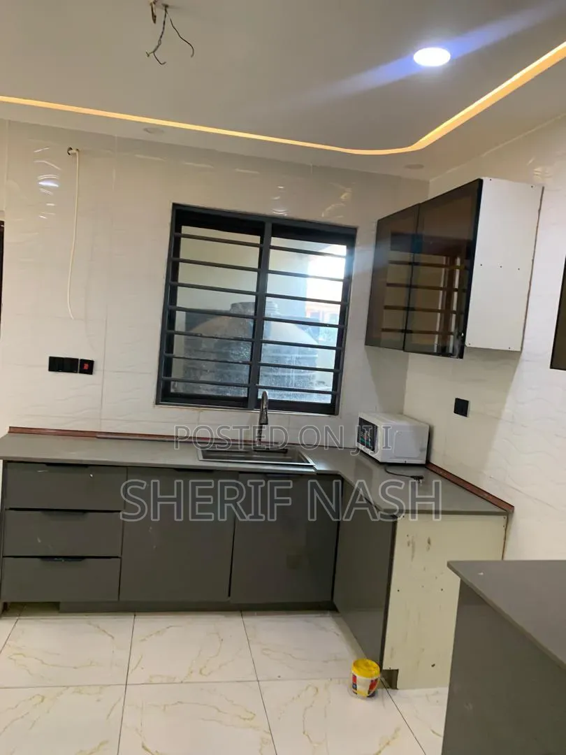 3bdrm Duplex in Ashaly Botwe, Accra Metropolitan for rent in Accra Metropolitan