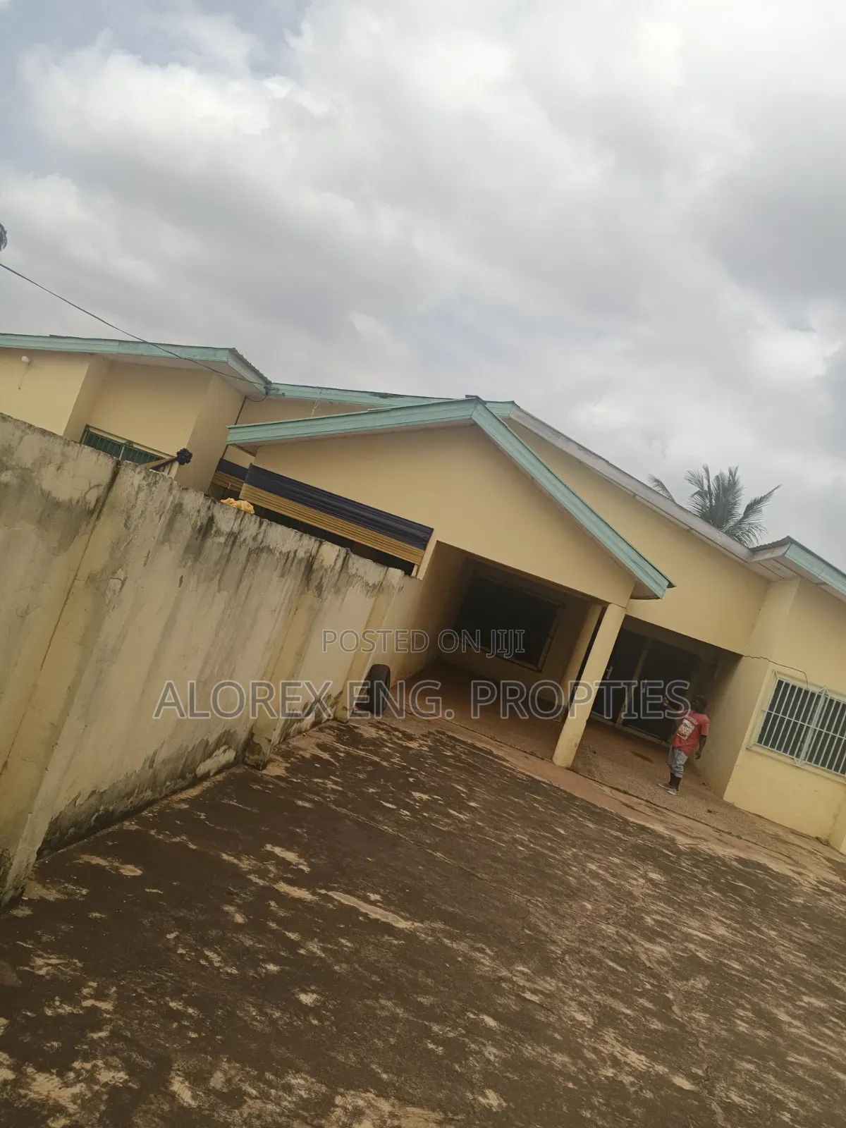 3bdrm House in Self Compound, Frafraha for rent in Frafraha