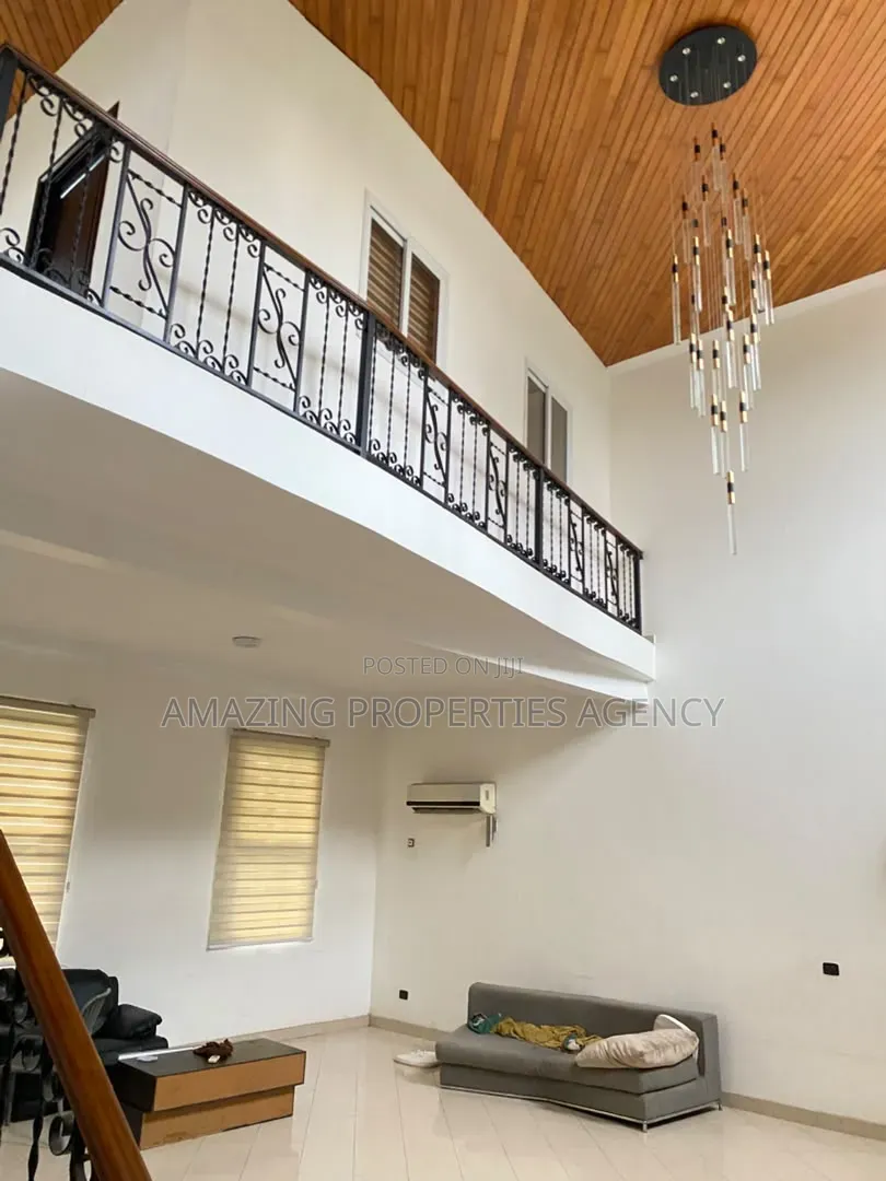 5bdrm House in East Legon, American House for sale in American House