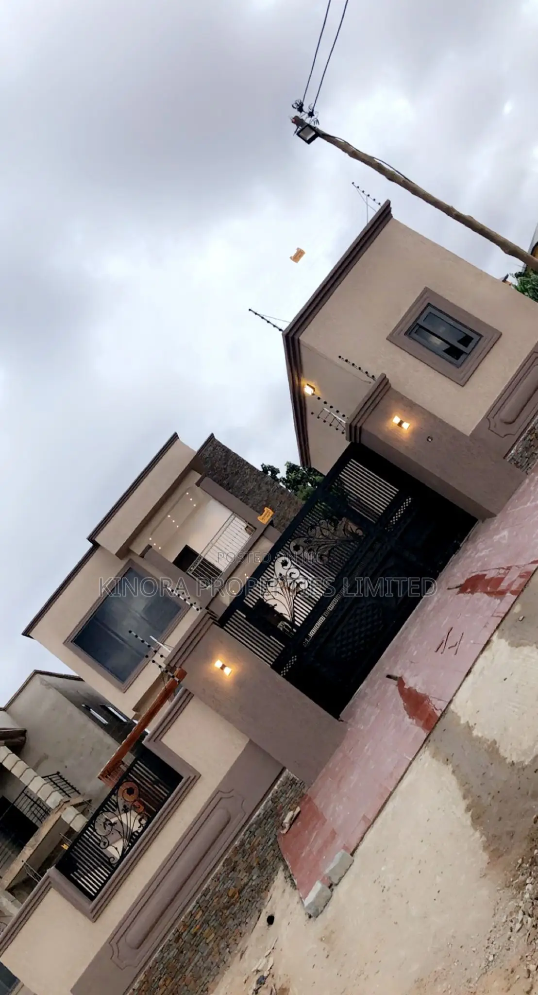 4bdrm Duplex in Kfc, Kwabenya for rent in Kwabenya