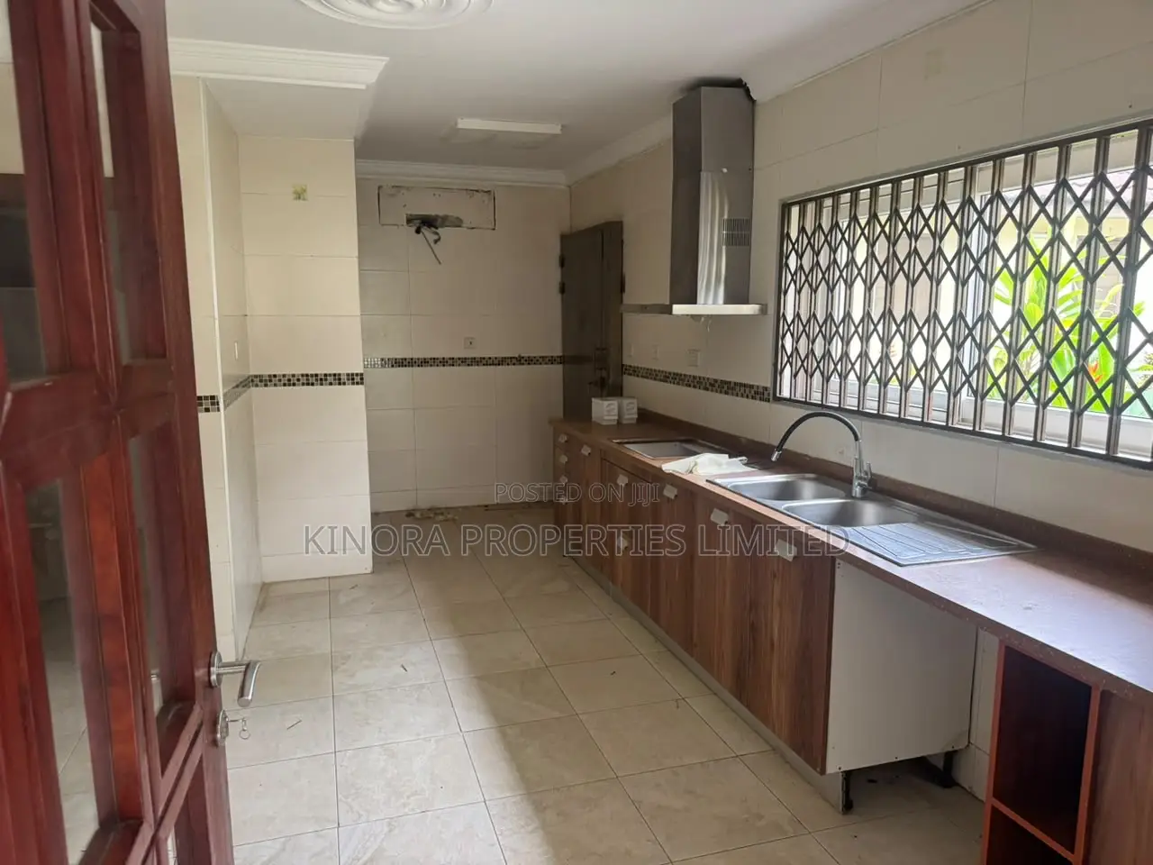 5bdrm Condo in Cantonment, Cantonments for rent in Cantonments