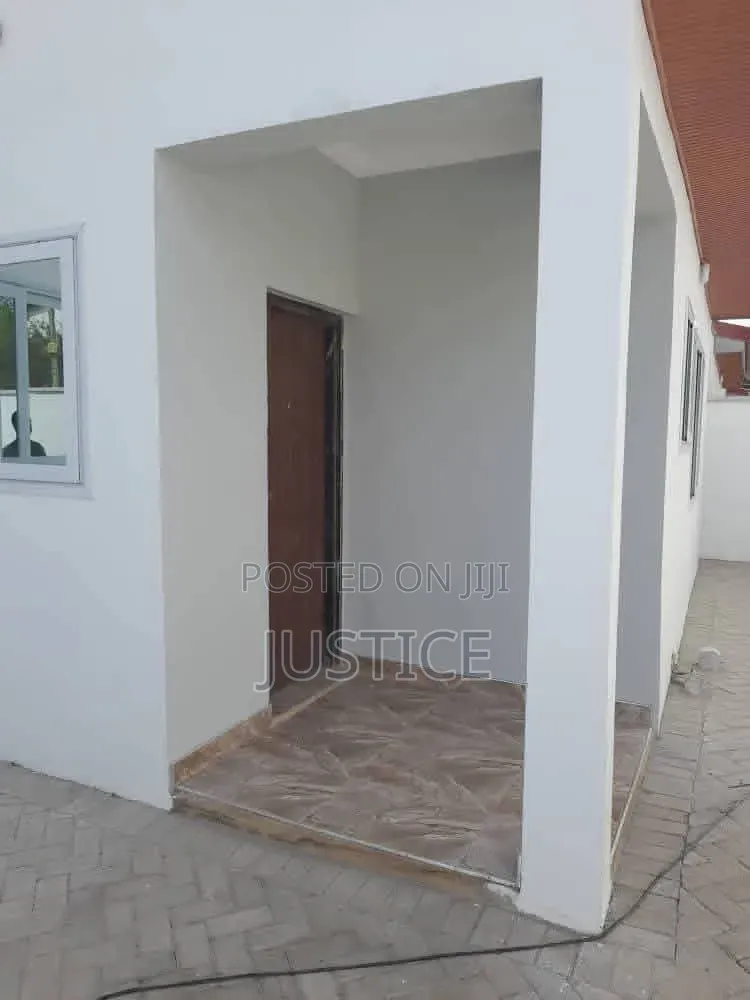 4bdrm Duplex in Roman Ridge, Prisons School Area for rent in Prisons School Area