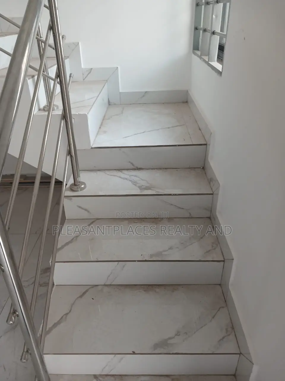 2bdrm Townhouse / Terrace in Pleasantplaces And, Nmai-Dzorn for rent in Nmai-Dzorn