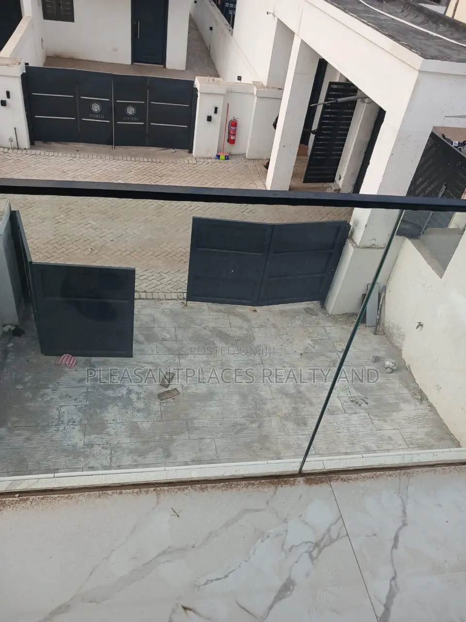 2bdrm Townhouse / Terrace in Pleasantplaces And, Nmai-Dzorn for rent in Nmai-Dzorn