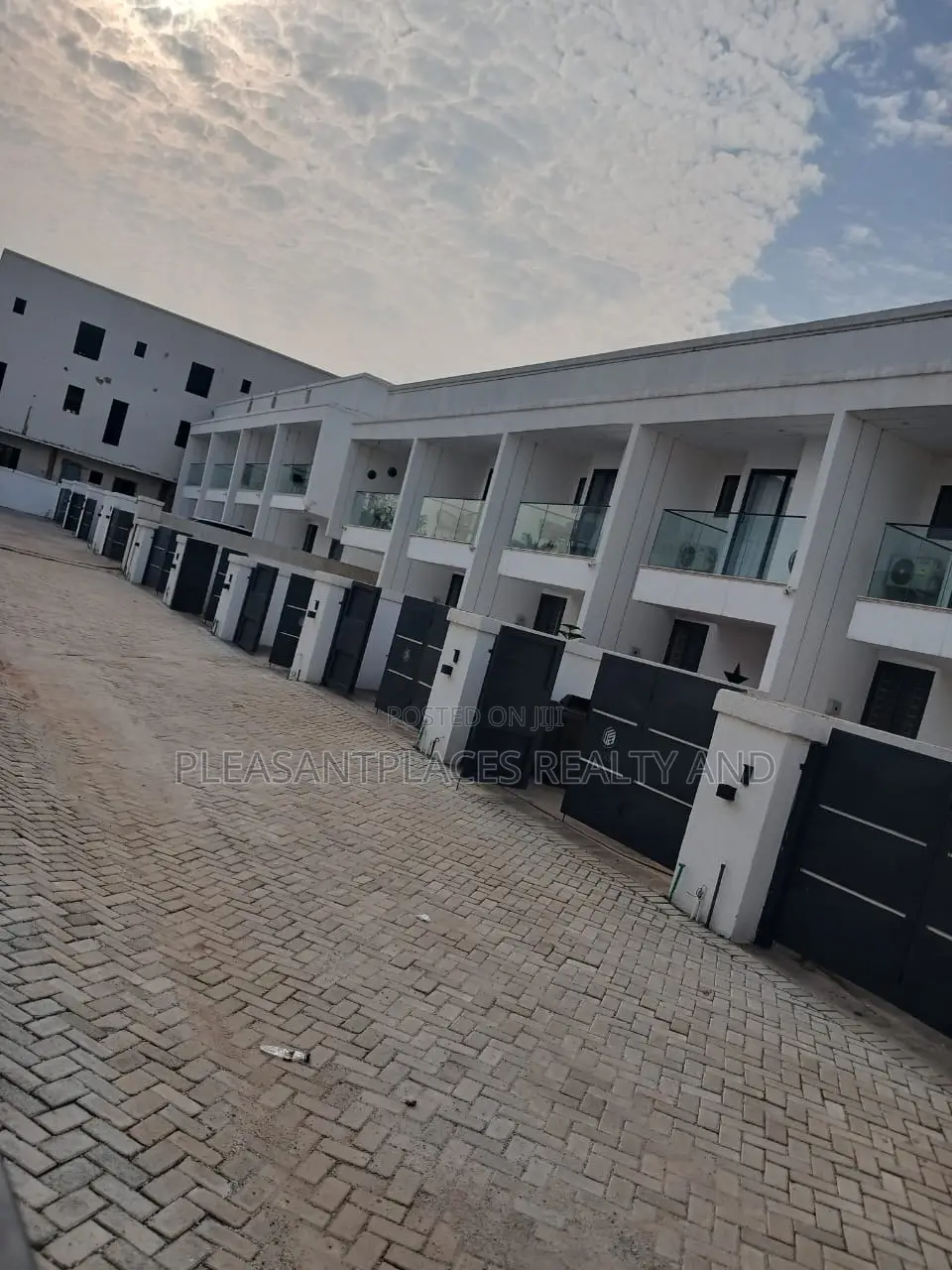 2bdrm Townhouse / Terrace in Pleasantplaces And, Nmai-Dzorn for rent in Nmai-Dzorn