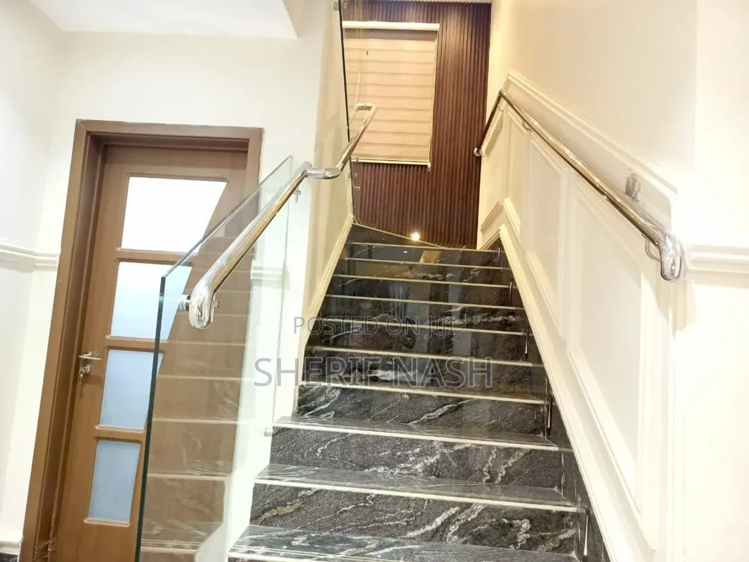 7bdrm Duplex in Ashaly Botwe, Accra Metropolitan for sale in Accra Metropolitan