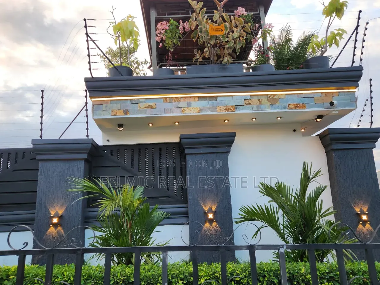 4bdrm Duplex in Felmic Real Estate, McCarthy Hill for sale in McCarthy Hill