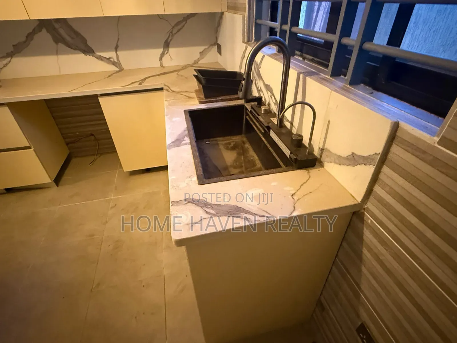 5bdrm House in Dansoman Radio Gold, Exhibition for rent in Exhibition