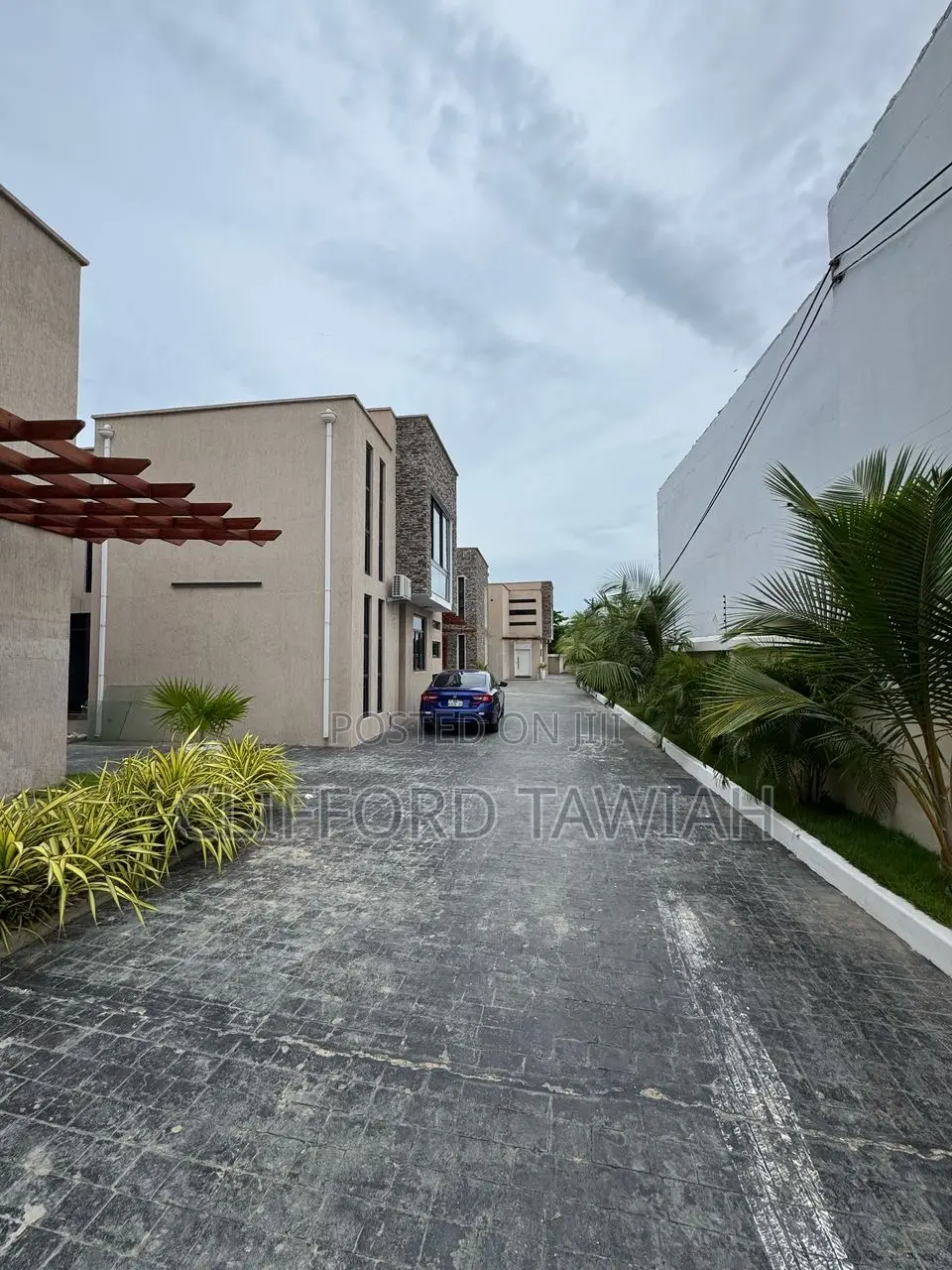 4bdrm Townhouse/Terrace in Labone for sale in Labone