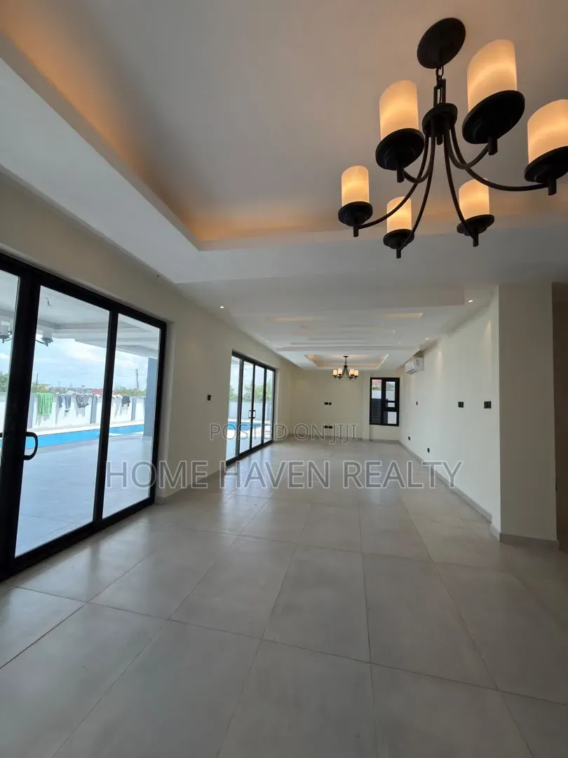 5bdrm House in Trassacco Springs, Police Station for sale in Police Station