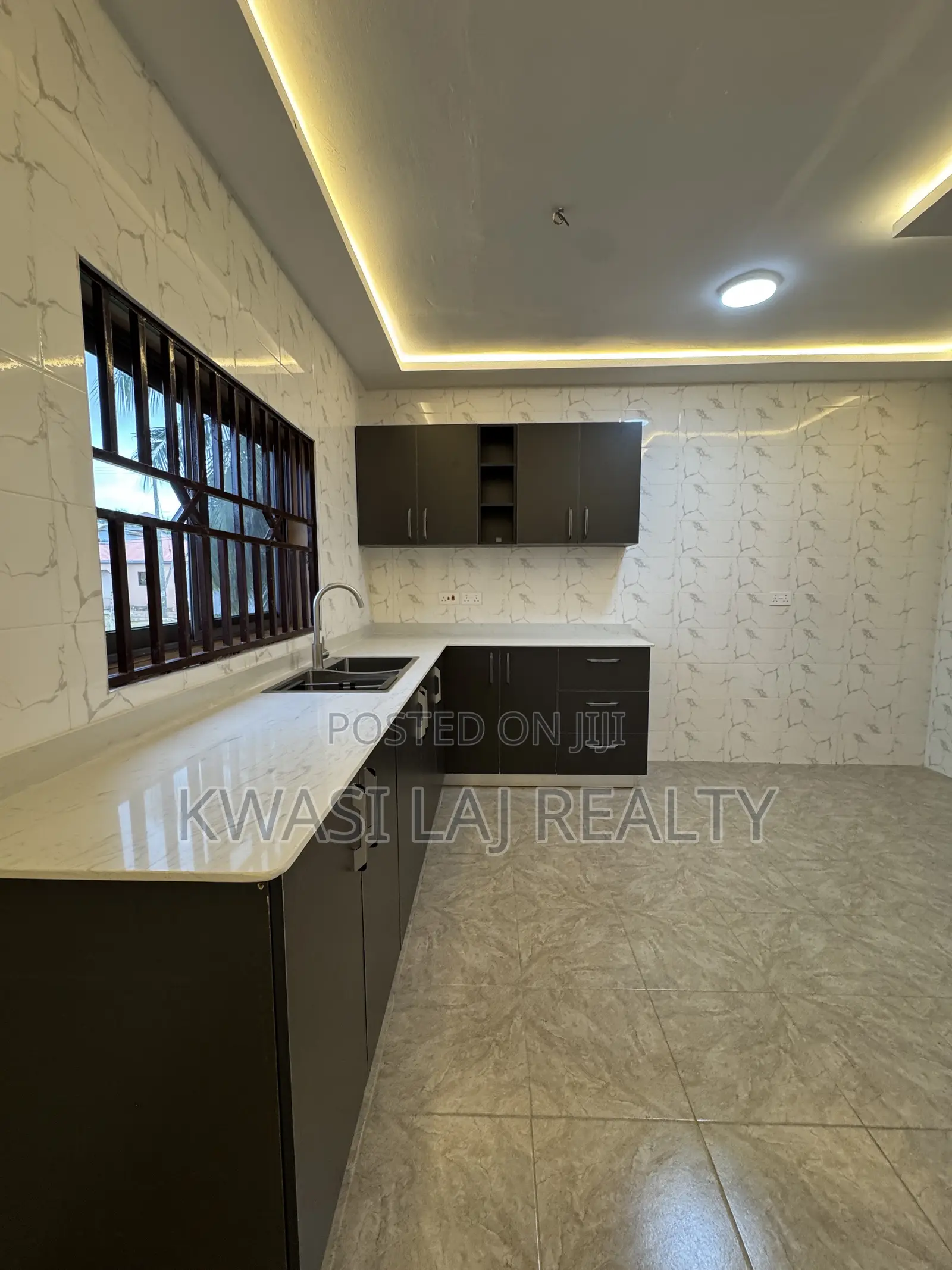 2bdrm Apartment in Mile11, Weija for rent in Weija