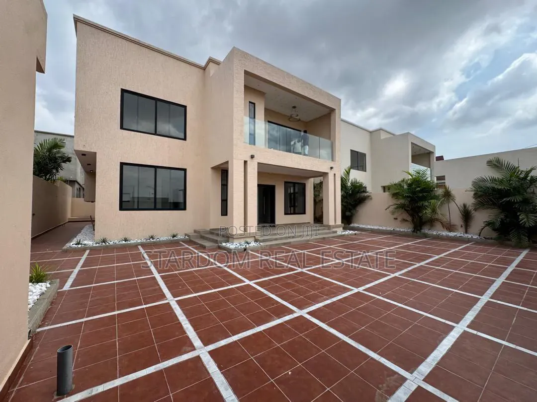 4bdrm Duplex in East Legon Hills, Boundary Road Area for sale in Boundary Road Area