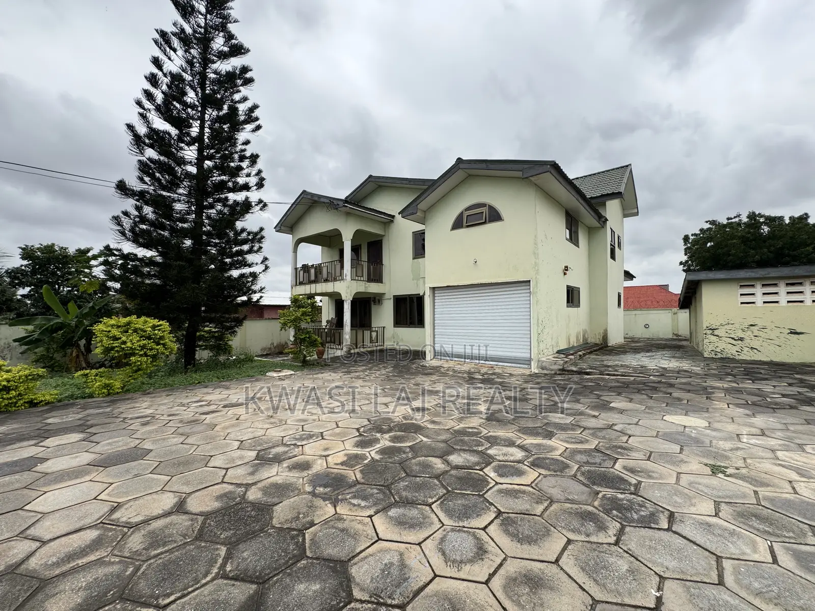 4bdrm House in Tuba Kokrobite Road, Weija for sale in Weija