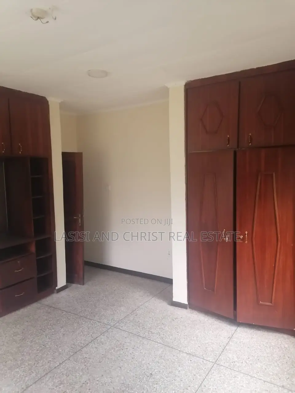 6bdrm Mansion in Lasisi And Christ, Amasaman for rent in Amasaman