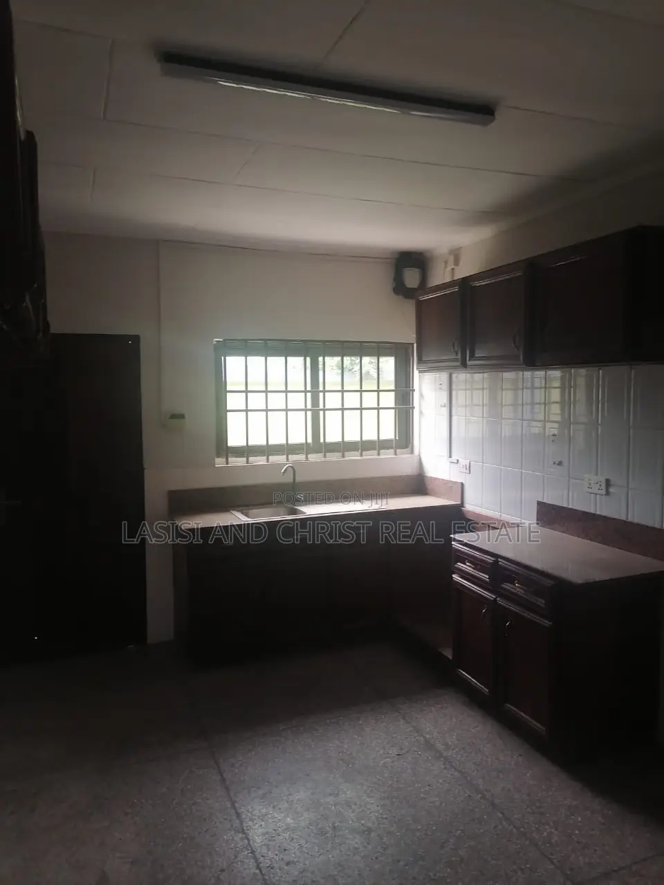 6bdrm Mansion in Lasisi And Christ, Amasaman for rent in Amasaman
