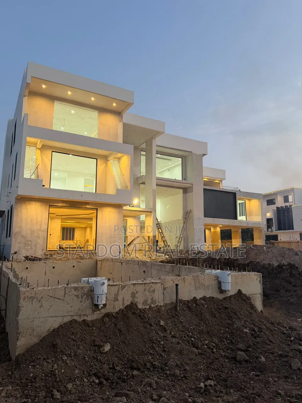 7bdrm Mansion in Adjiringanor, Ability for sale in Ability